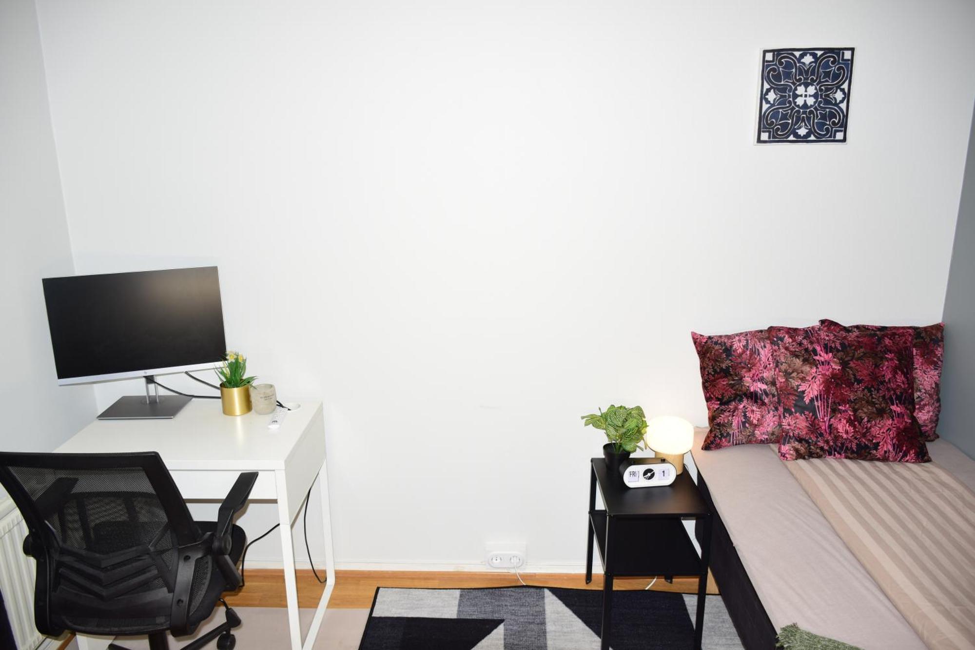 Nice And Cozy 2 Bedroom In Central *